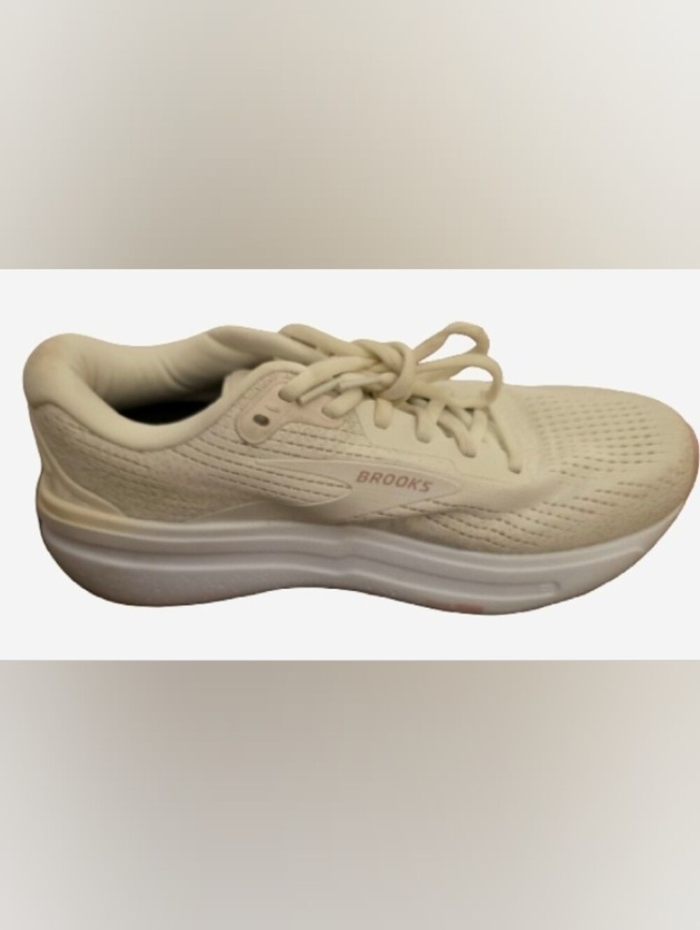 Brooks Running/Walking Women's Size 8.5 Athletic Ghost Max Shoes